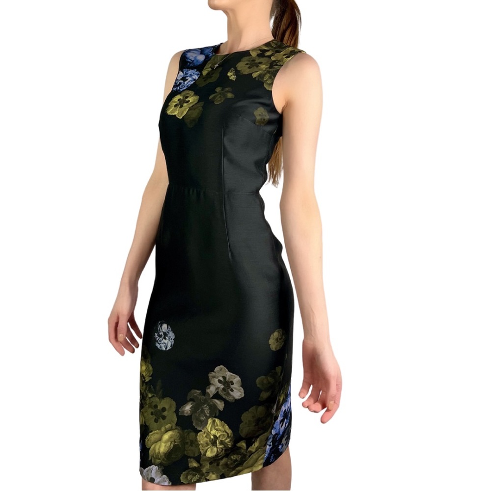 GIAMBATTISTA VALLI
Sleeveless Wool Shift Dress